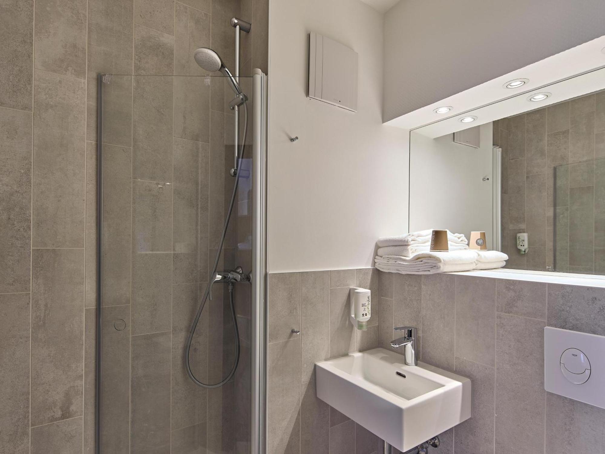 B&B Hotel Koeln-Airport Luaran gambar