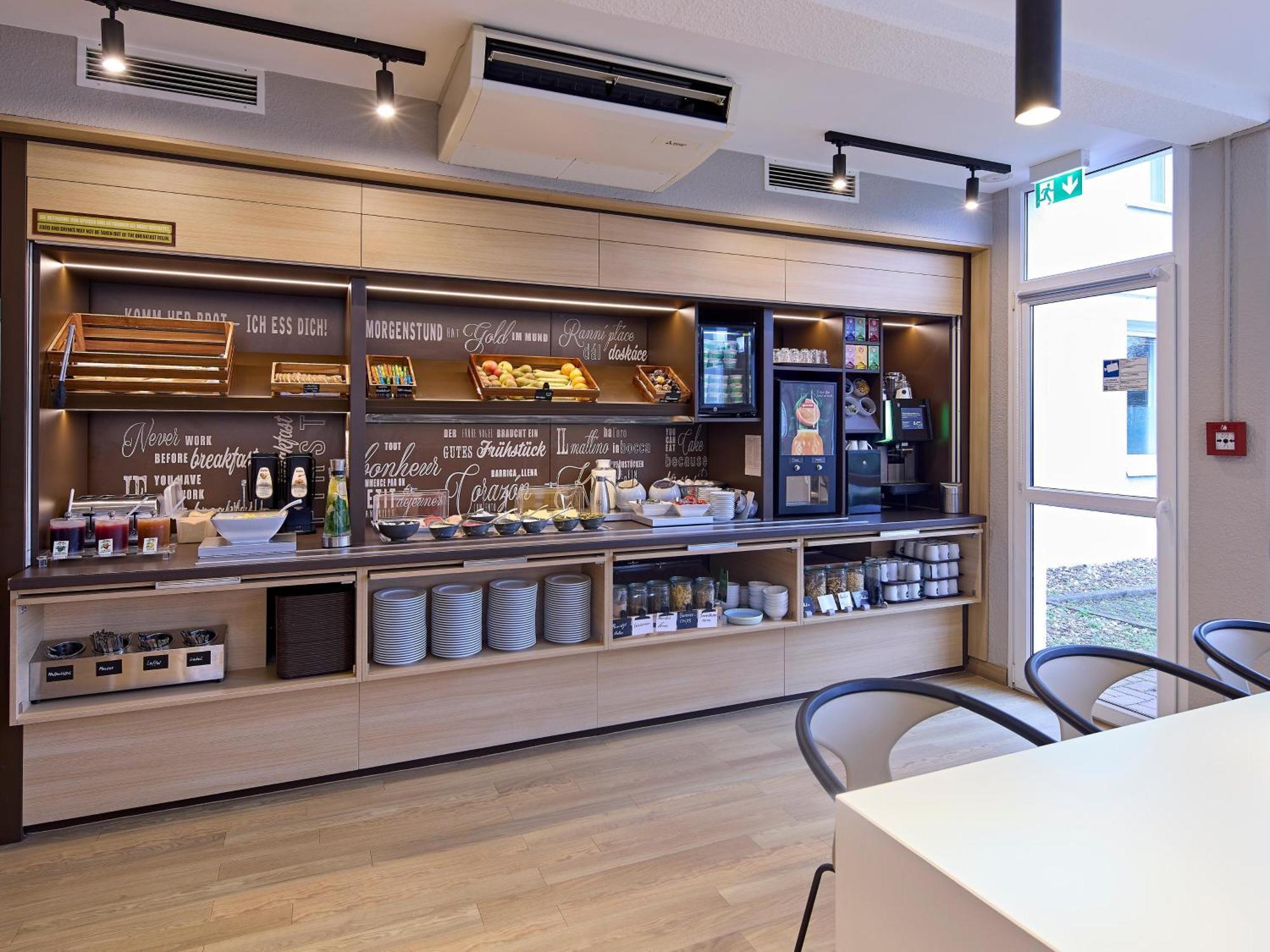 B&B Hotel Koeln-Airport Luaran gambar