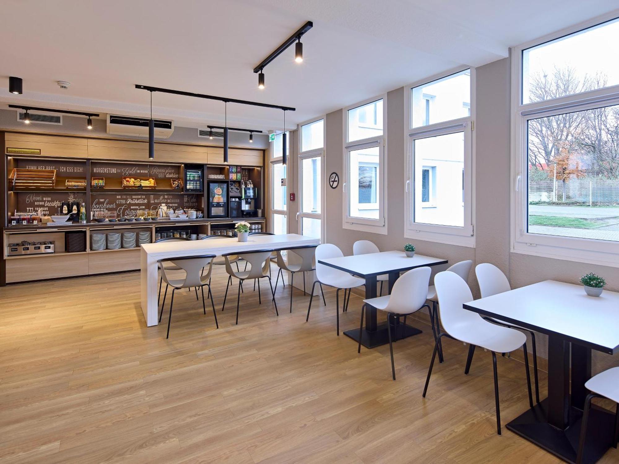 B&B Hotel Koeln-Airport Luaran gambar